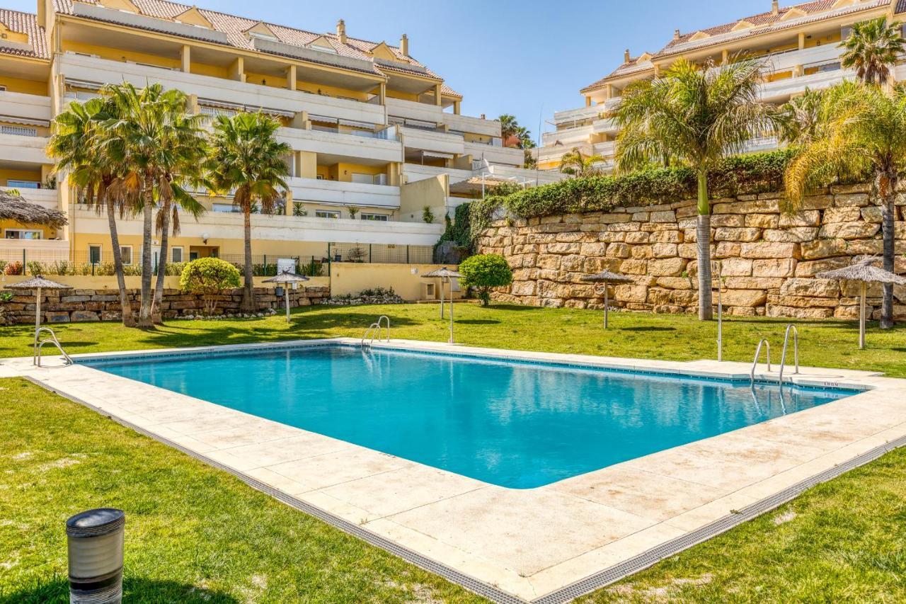 Hanami Puerto Alto Pa 3-1 Estepona Bagian luar foto