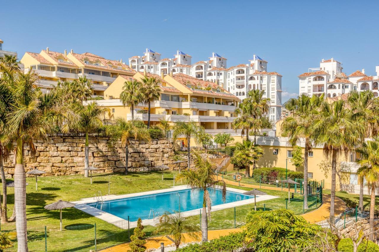 Hanami Puerto Alto Pa 3-1 Estepona Bagian luar foto